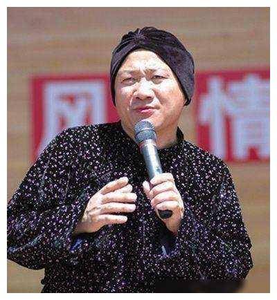 唐鉴军:戏里奸诈狡猾,戏外尊师重道,不负不孕妻子不负赵本山