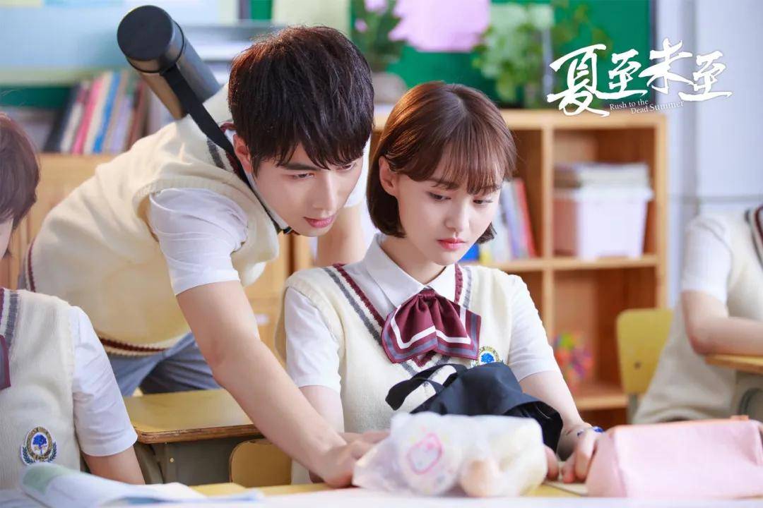 虽然这部剧火的是白敬亭和郑合惠子,但毕竟这也是陈学冬的作品啊.