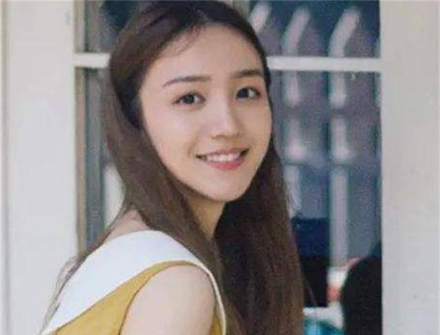 原创女星不顾甜美形象大闹高铁站骂民警你完了3年后仍未被原谅