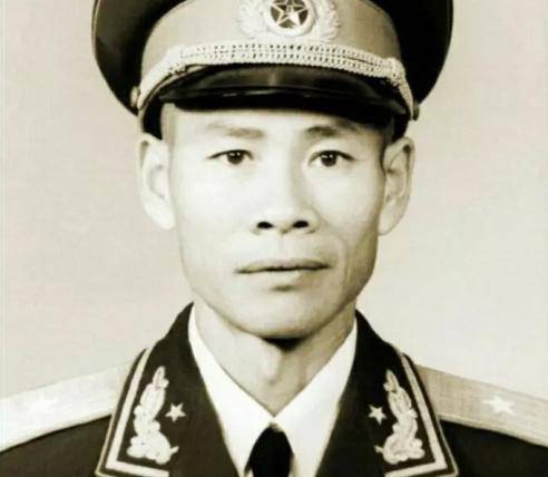 敌司令号称钢中钢,我军团长人称铁锤子,这场战斗中二人相遇了_韦刚