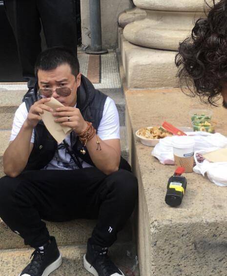 陈思诚不肯租车被指太抠王宝强刘昊然累瘫路边剧组成“路边瘫”-陈思诚为啥捧刘昊然