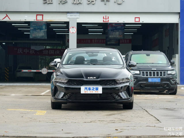 目前,  起亚k5 ( 参数 | 询价 ) 一共有五款在售车型,售价区间为16.