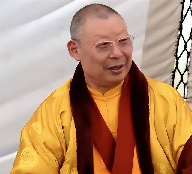 王兴夫的活佛路10年疯狂敛财2亿住豪华别墅骗女弟子