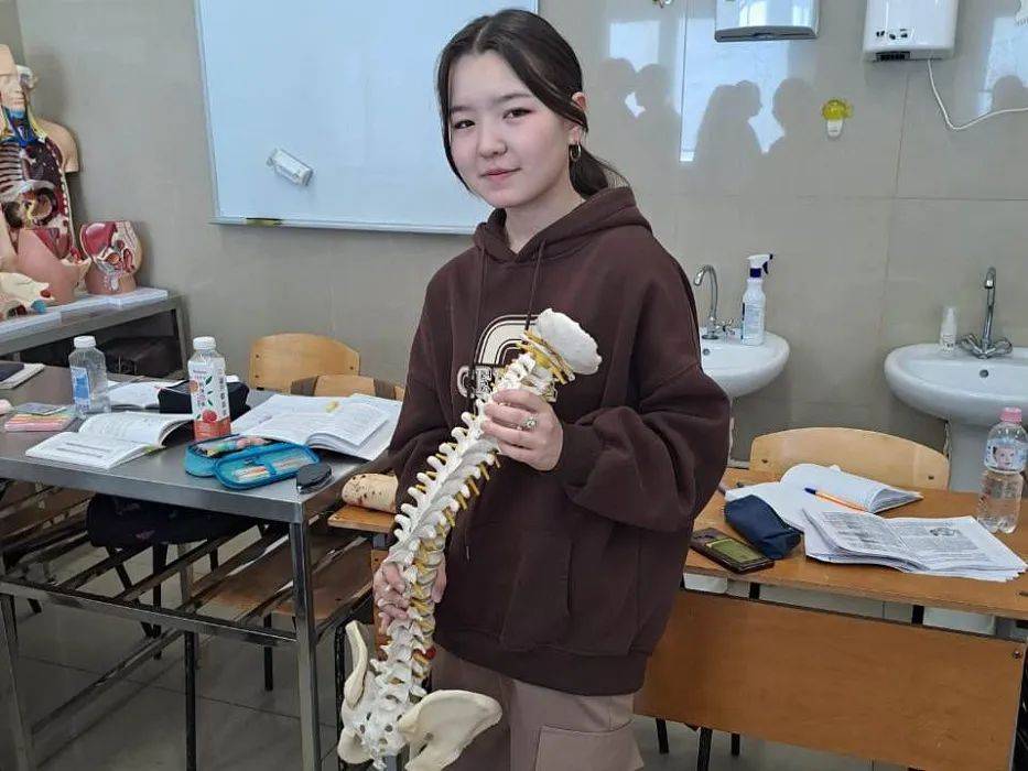 通过博物馆走进大学雅库特的中学生们开始了解太平洋医科大学