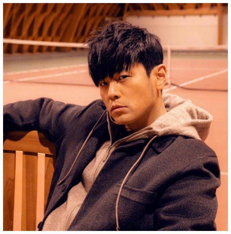 但是,周杰伦等人,并没有丝毫说辞,透露他们的损失,不知道周杰伦车库里