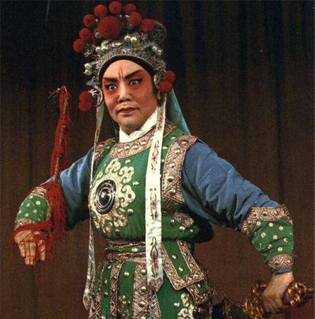 豫剧大师常香玉为给志愿军捐飞机她卖房卖车连续演出178场