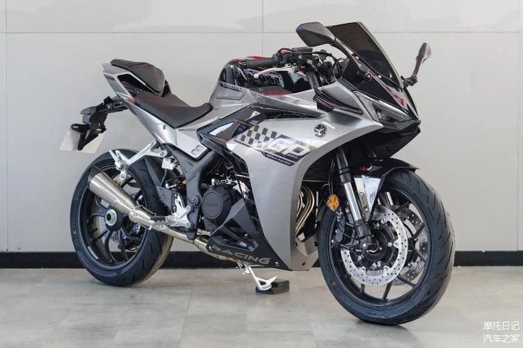 因此,很多车友猜测的与赛科龙rc250和春风250sr入门版1.