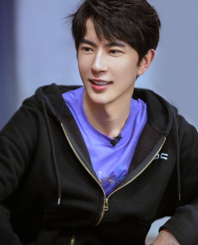 从三生三世到追光吧哥哥,护短妹妹杨幂对于朦胧赞不绝口