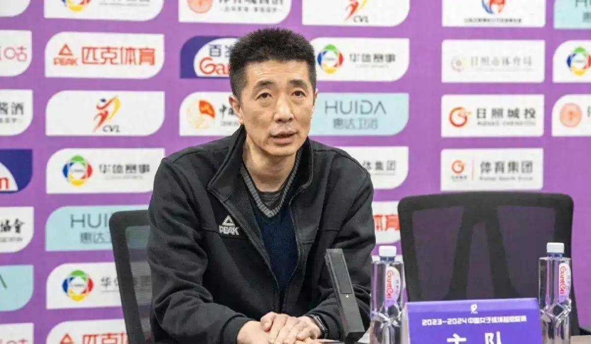 女排冠军赛最新消息!安家杰被换,缪伊雯不参赛,上海名单出错