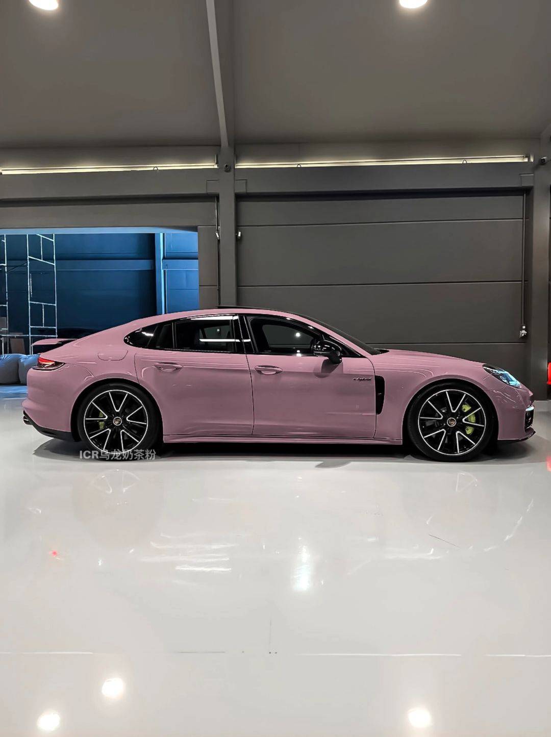 保时捷帕拉梅拉icr乌龙奶茶粉改色膜低饱和特别的粉色