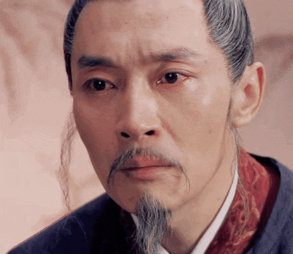 和前面两位的颜值不同,曹磊的颜值里面带着一点点清冷温润.