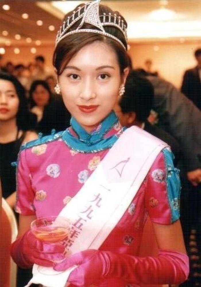 原创内防咸猪手外躲富商搂娱乐圈就是大染缸进圈的女孩全变样