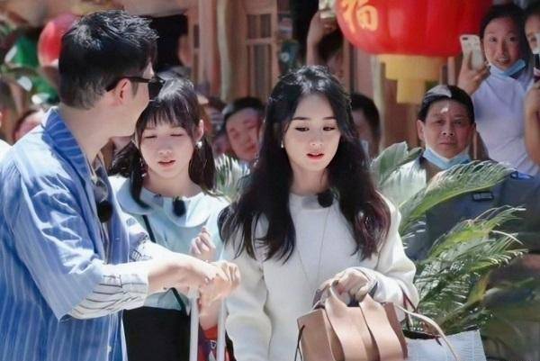 原创中餐厅4定档黄晓明连任店长赵丽颖首秀张亮林述巍双厨组合