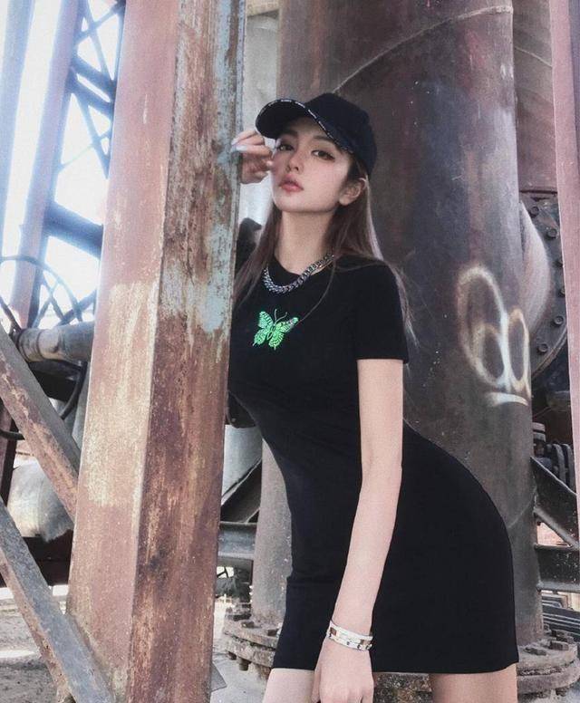 原创单身后的周扬青太霸气全黑造型变酷女孩气场完全不输女明星