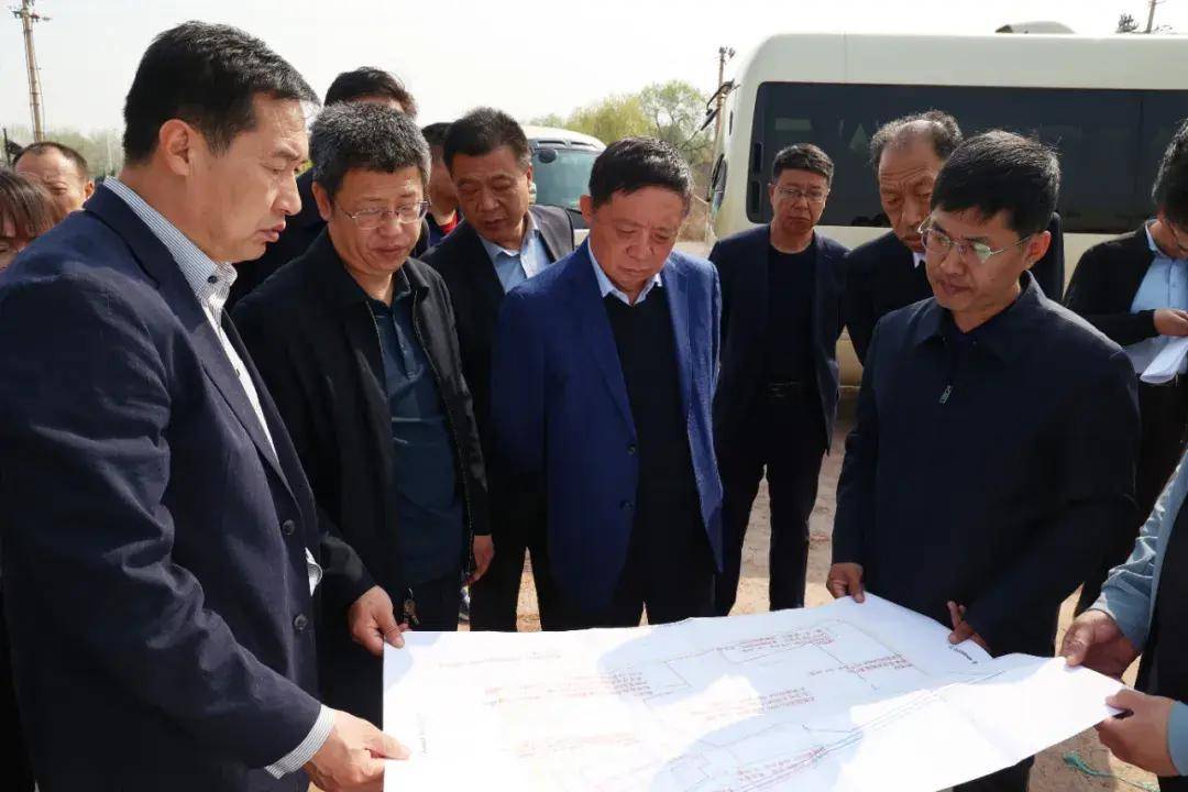 吕梁泰化集团董事长张子玉一行赴平遥县调研