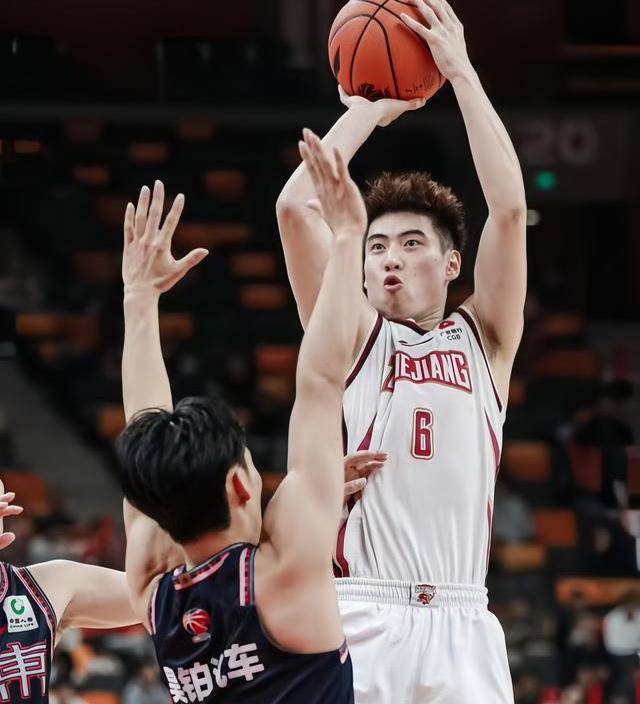 原创cba12人打了52场比赛老辽篮球运动员进步很大其中一人是mvp热门