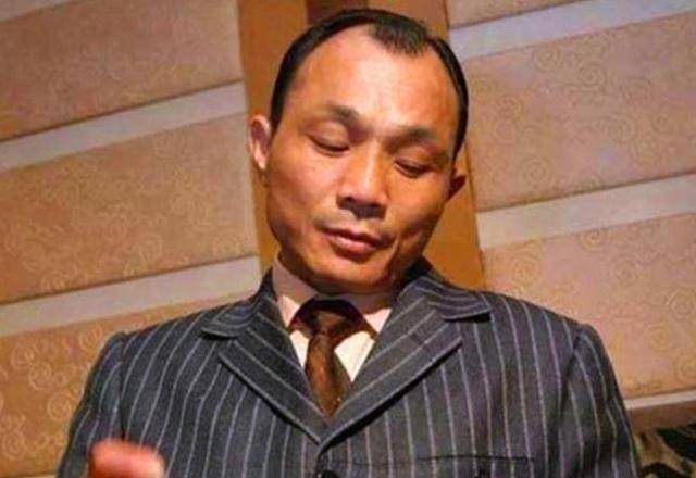 尧建云:花150拜江西赌王为师,赢600万,双腿被砍想起师傅一句话_杨红光