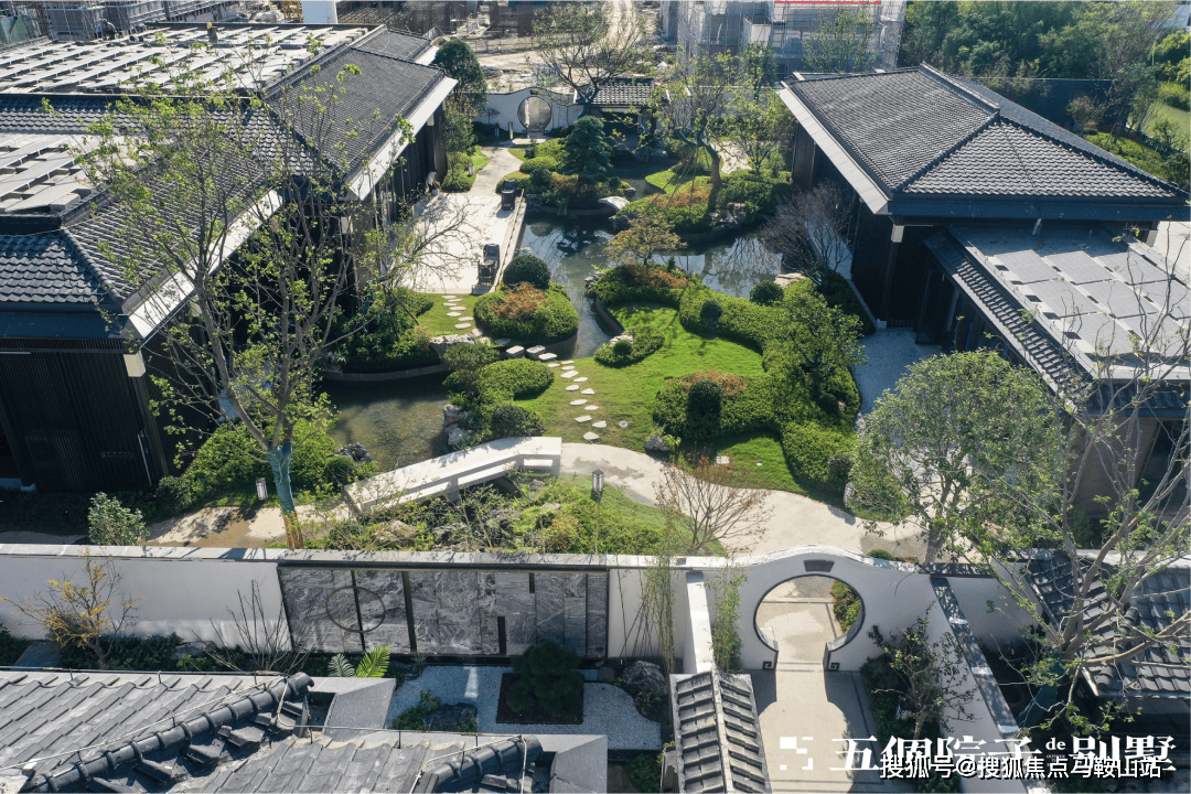 入户则采用"三进式"方式,一进门,二进厅,三进院,独门独院,归家有序