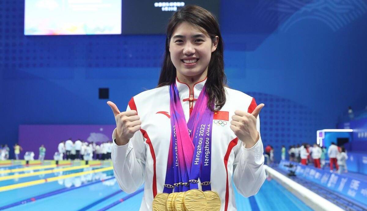 原创张宇菲万万没想到因为骑电动车引发争议被网友吐槽登上央视