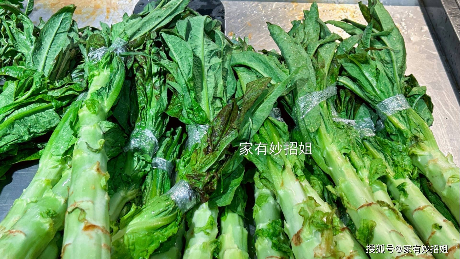 原创买莴笋挑根大还是根小老菜农挑错了难吃还浪费钱