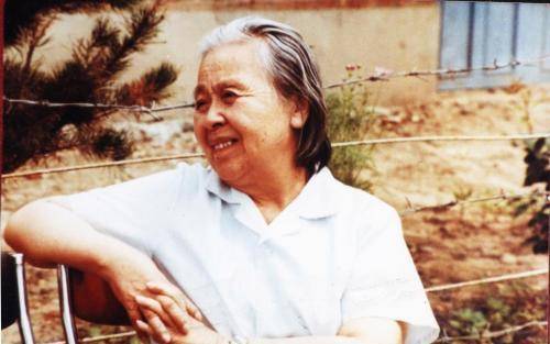 她同时爱上两个男人,还提议三人同居,最后的选择令人唏嘘_丁玲_冯雪峰