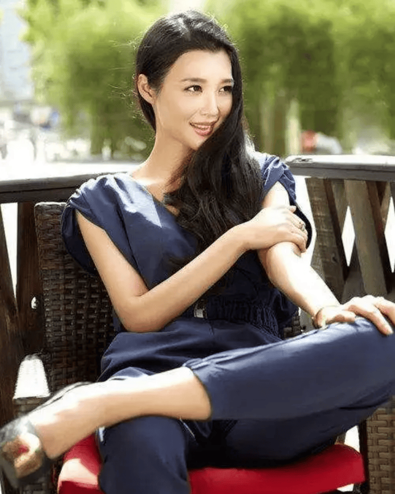 演员白庆琳被公司雪藏嫁硬汉徐僧生女遭离婚如今怎么样了