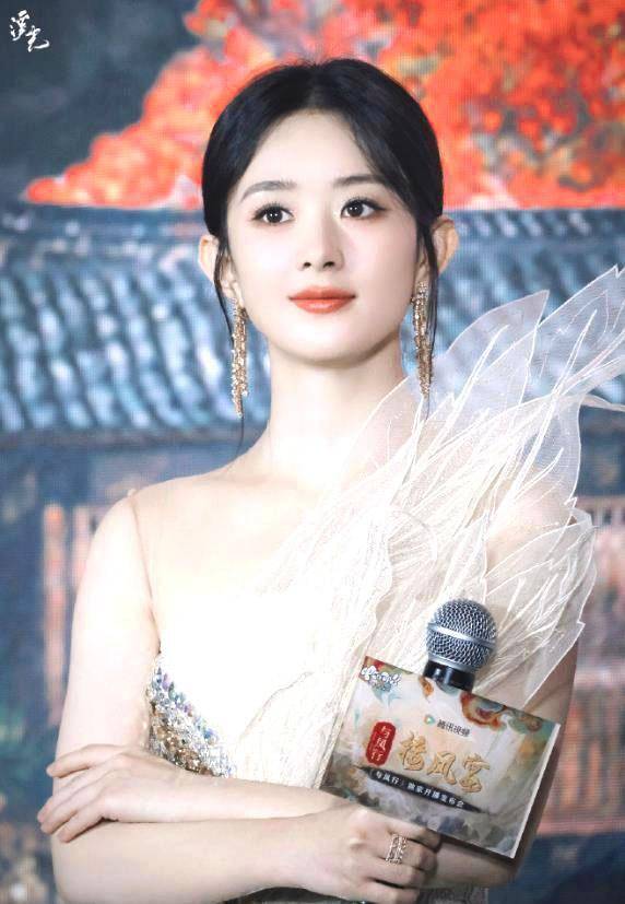 赵丽颖晒出娃照4岁儿子萌萌哒她完全变了个样