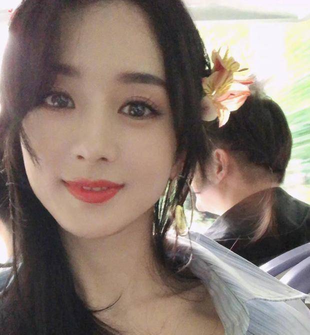 原创从家境贫寒到如今身价过亿赵丽颖才是真正的独立自主敢爱敢恨