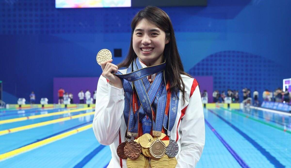 原创张宇菲万万没想到因为骑电动车引发争议被网友吐槽登上央视