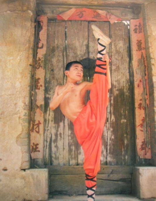 这5位丑角翻身的影帝其貌不扬却福气不浅个个爱情精彩