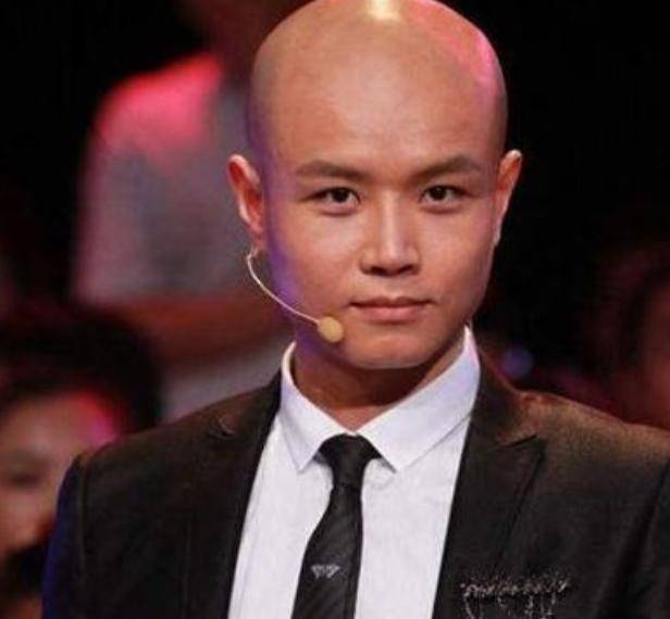 原创从金牌导师到街头卖艺而今遁入空门乐嘉背后到底经历了什么