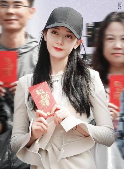 原创迪丽热巴被虫子吓到乱跳杨洋态度冷淡为避免炒cp如此避嫌