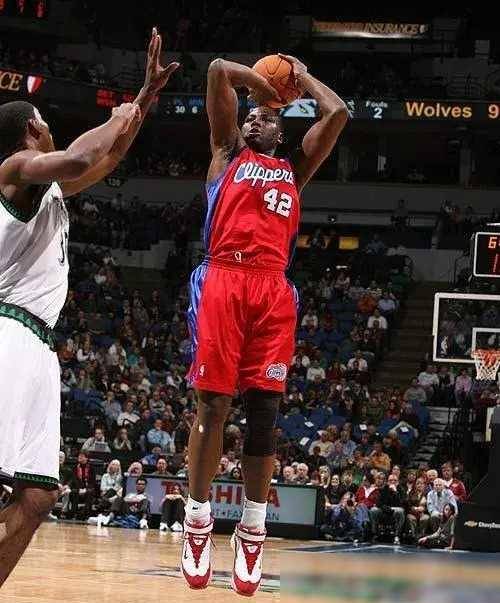 埃尔顿·布兰德生涯简历