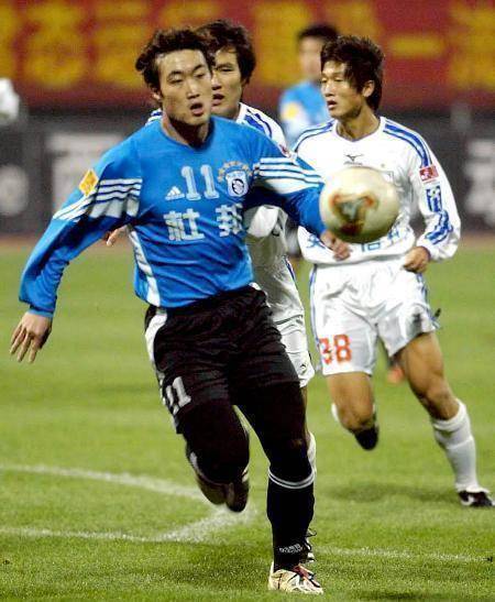 原创大连足球史上今天2003年3位大连银进球实德2比1客胜山东鲁能