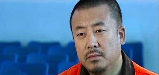 吉世光,黑龙江省齐齐哈尔人,他在落网的13年前,犯下了抢劫罪,之