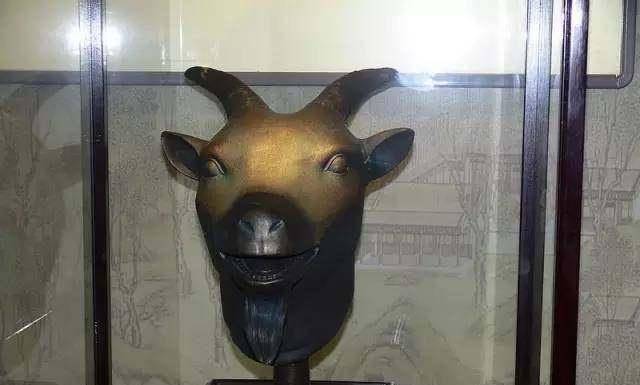 12兽首拍卖价24年翻了近万倍!_苏富比_铜像_价格