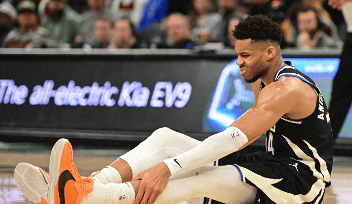 老里弗斯玩脱了,字母哥无对抗受伤,雄鹿面面相觑,没