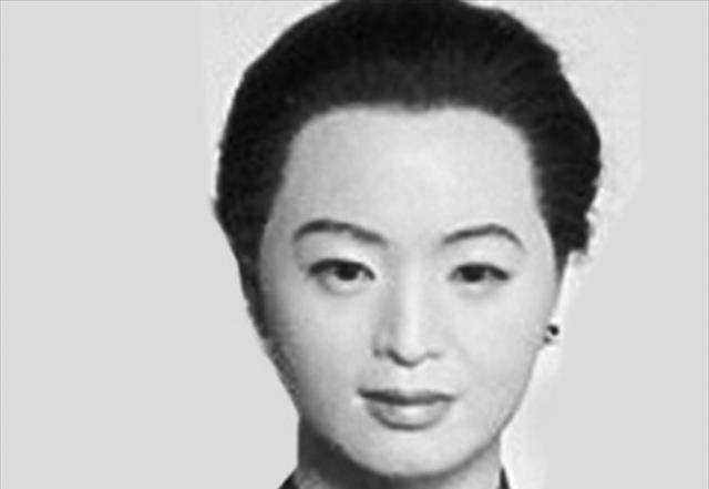 丈夫留下巨额遗产,却被亲戚抢占,她灵机一动:我有遗腹子_刘青霞_家庭