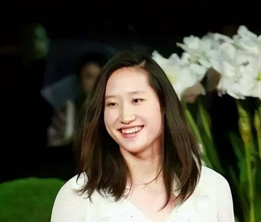 生活的十分幸福相比于"跳水皇后"全红婵的大名,"蝶泳皇后"刘子歌的