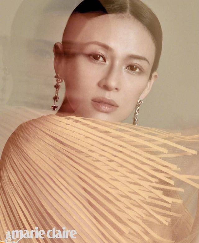 章子怡胆真大体重飙到121斤还敢拍封面本以为很丑结果惊艳