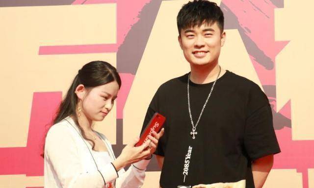 陈赫张子萱秀恩爱过二人世界超幸福张子萱穿衣镜被曝要6万多