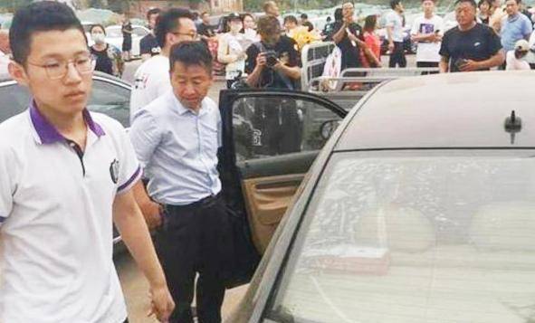 原创高考成绩已公布喊着进城拱白菜的张锡峰最终考了多少分