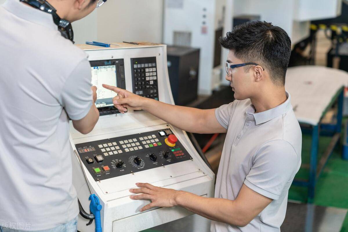 数控铣床工怎么考? 有什么作用?报考政策条件要求_相关_工作_证书