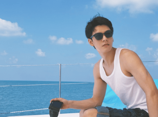 没想到你是这样的龚俊,这肌肉一看就知道,平时肯定没少撸铁_身材_明星