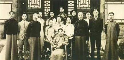 但剩下了七个有几位都取得了不错的成绩,像他二儿子曾纪泽在晚清的