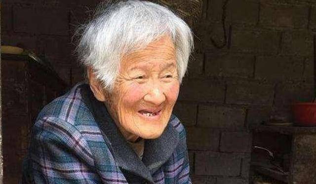 一张照片揭开其身份_王玉兰_生活_中国