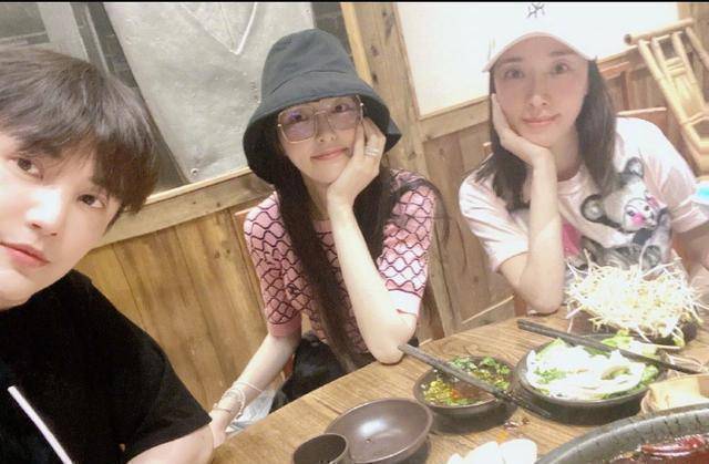 罗晋为妻子订火锅聚会,唐嫣四肢纤细状态超赞,首次曝光婚戒_孙坚_动态