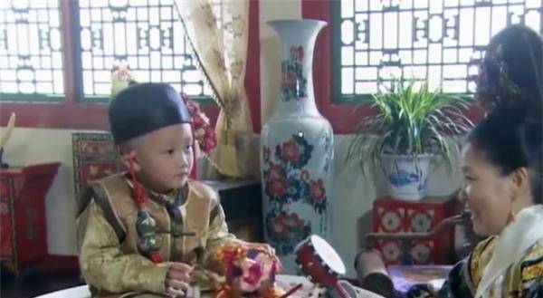 原创雍正一岁抓周用毛笔胡乱写了个字康熙看后脸色大变最后成真