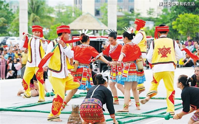 海南三月三是什么节日海南三月三是黎族的传统节日,黎语叫孚念孚