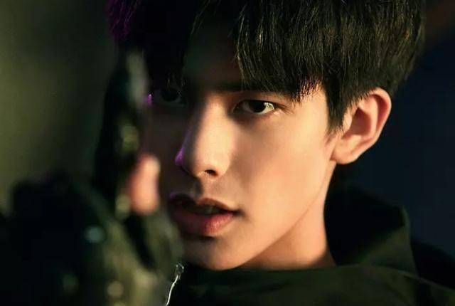 陈都灵合作宋威龙的新片撞档毒液题材新颖有望成为票房黑马